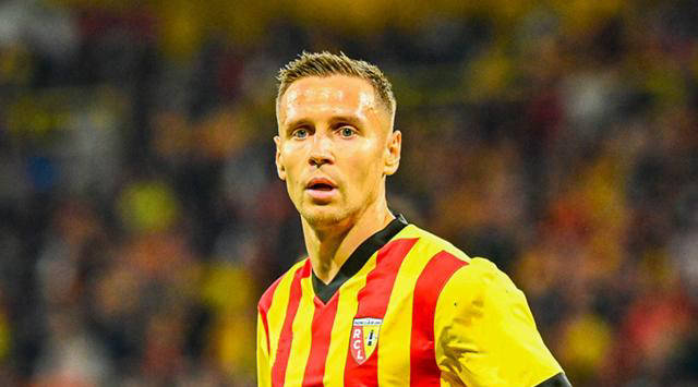 法甲：朗斯状态飙升欧塞尔低迷，未来走势值得关注