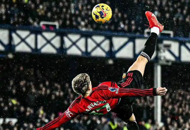 曼联四大边锋将离队，加纳乔确定转会！维拉开出6000万报价